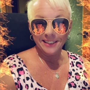 Meet your Posher, Angie